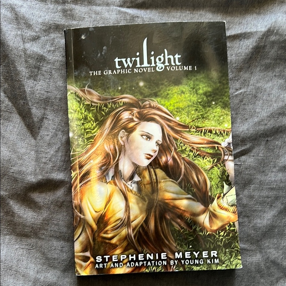 Twilight Graphic Novel Volume 1